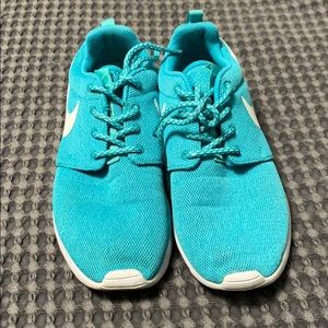 Aqua NIKE Roshe Runs